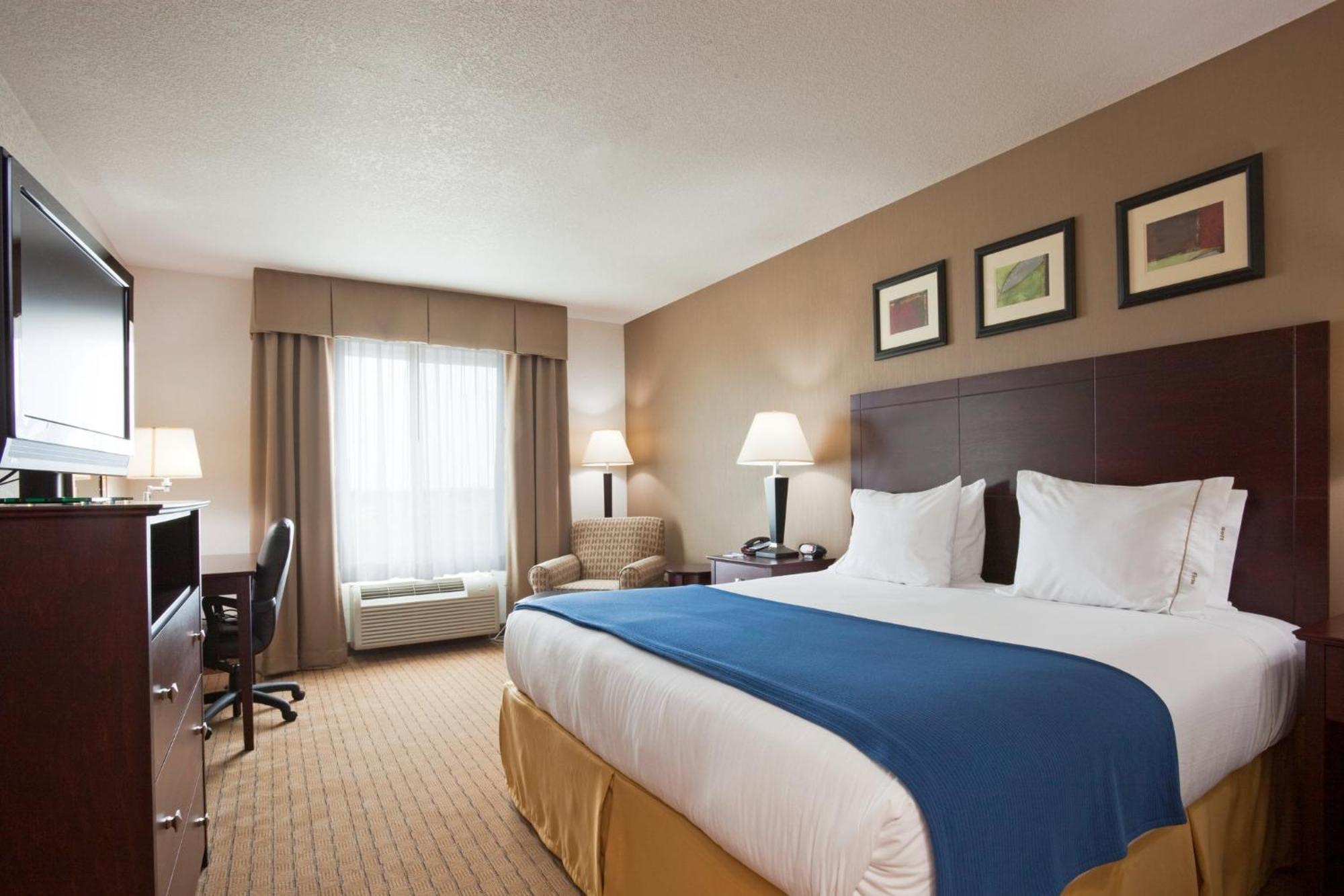 Holiday Inn Express Hotel & Suites Antigo By Ihg Екстер'єр фото